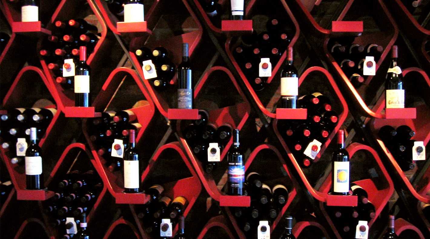 Seiyo - Wine Display Detail